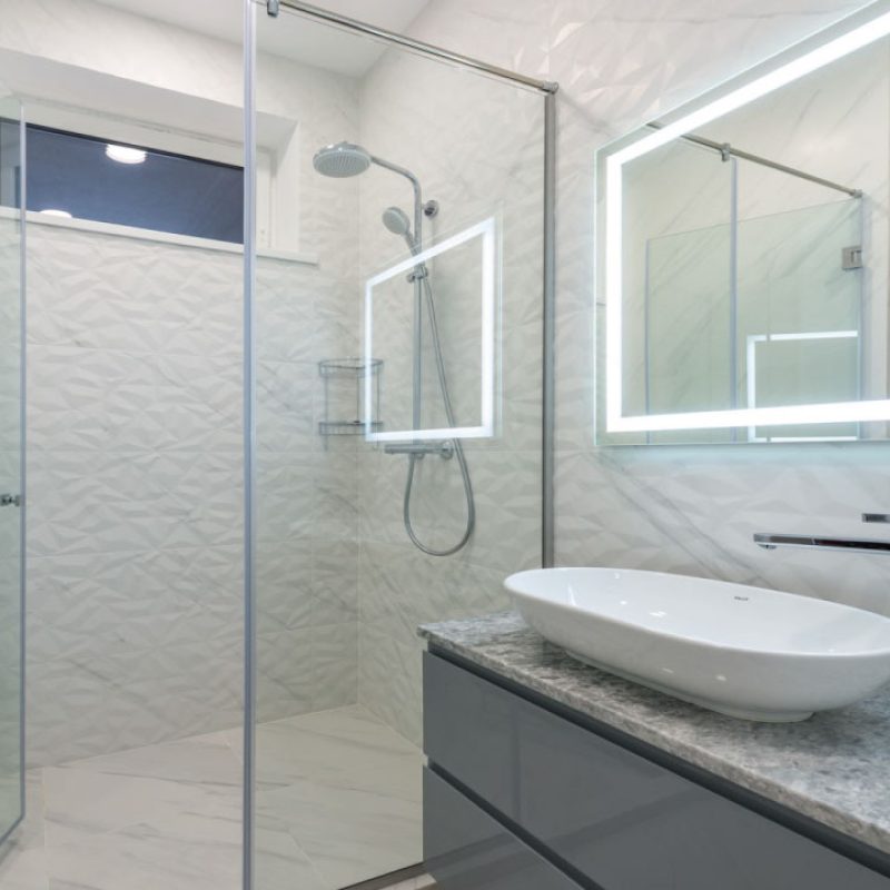 1paroi-douche-et-porte-verre-clair-anticalcaire-Miroiteries-Dubrulle