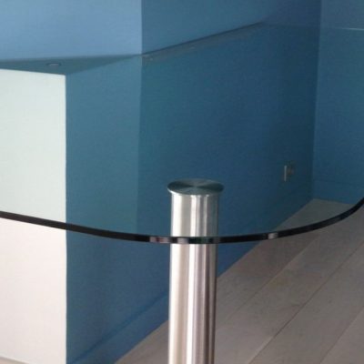 1table-verre-sur-mesure-pieds-metal-Miroiteries-Dubrulle