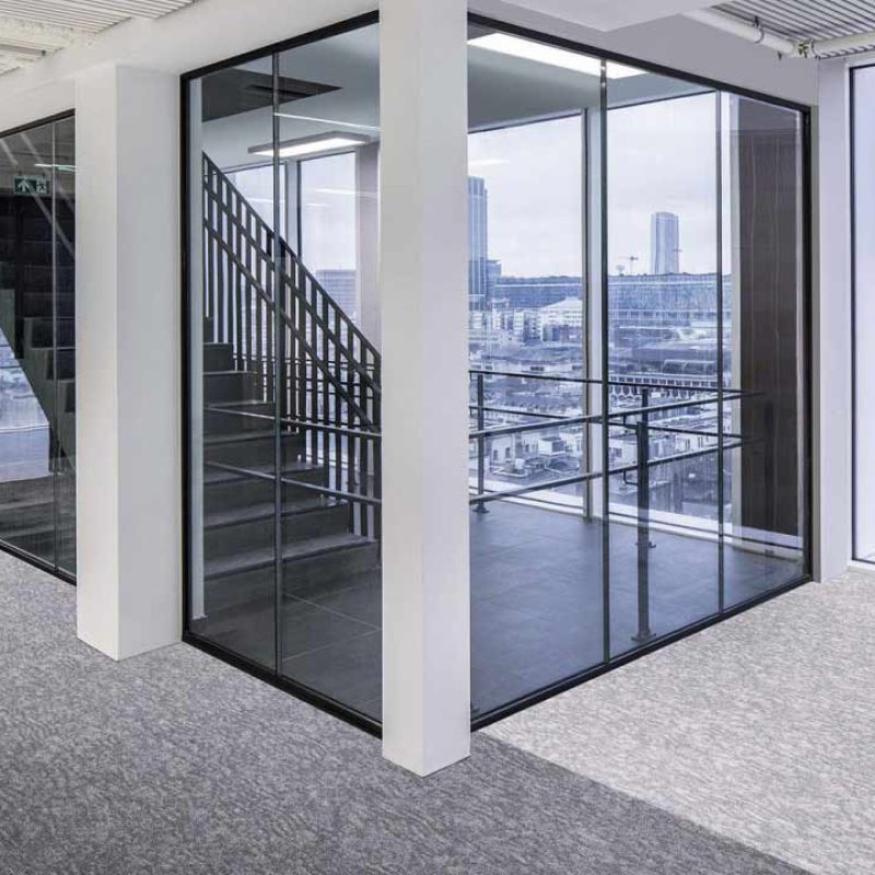 Cloison-escalier-bureau-verre-pare-flamme-incendie-pyrobel-protection-sécurité-Miroiteries Dubrulle