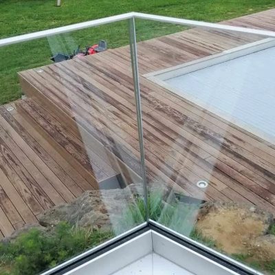 Garde-corps-angle-terrasse-extérieur-verre-feuilleté-trempé-Miroiteries-Dubrulle