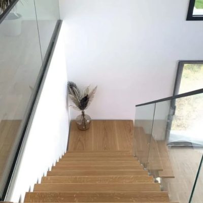 Garde-corps-escalier-maison-verre-feuilleté-trempé-clair-fixation-norme-Miroiteries-Dubrulle