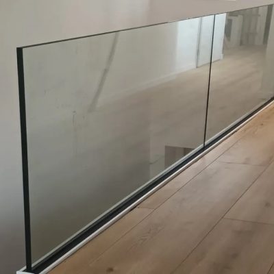 Garde-corps-intérieur-verre-feuilleté-trempé-extra-clair-Miroiteries-Dubrulle