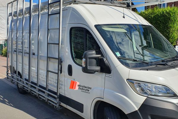 camionette livraison miroiterie Dubrulle