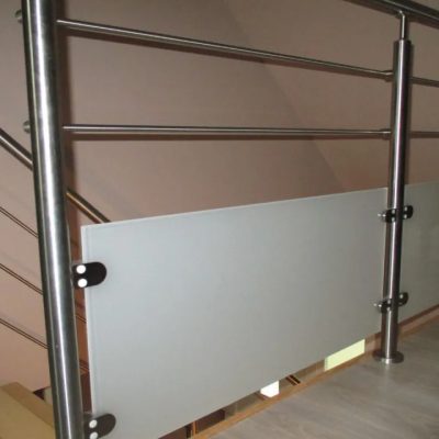 garde-corps-escalier-verre-feuilleté-dépoli-fixation-alu-Miroiteries-Dubrulle