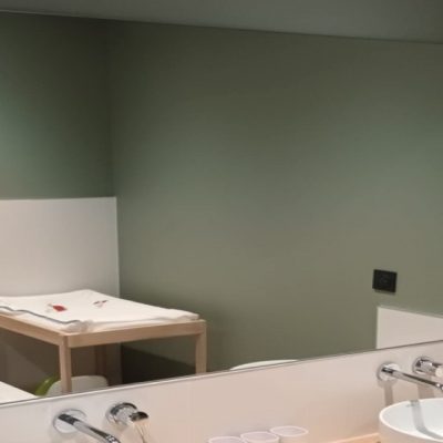 grand-miroir-mur-salle-de-bain- Miroiteries-Dubrulle