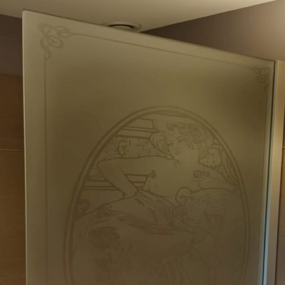 paroi-verre-dessin-dépoli-sur-mesure-Miroiteries-Dubrulle