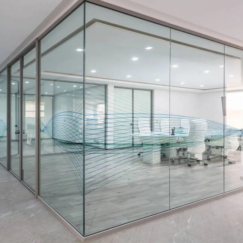 paroi-verre-imprimé-motif-vague-aménagement-bureau-Miroiteries-Dubrulle