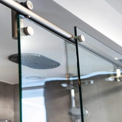 porte-douche-coulissante-verre-rail-luxe-au30-Miroiteries-Dubrulle