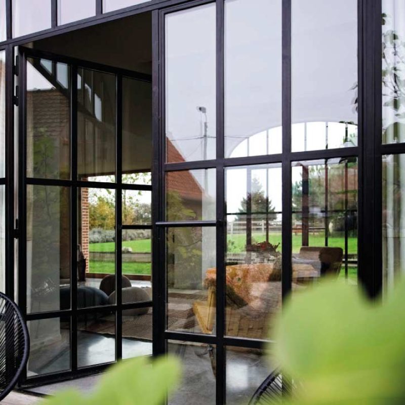 porte-fenetre-ouverture-maison-verre-double-vitrage-avec-sécurité-renforcée-Miroiteries-Dubrulle