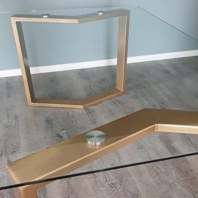 table-à-manger-verre-trempé-clair-piedsM-dorés-Miroiteries-Dubrulle