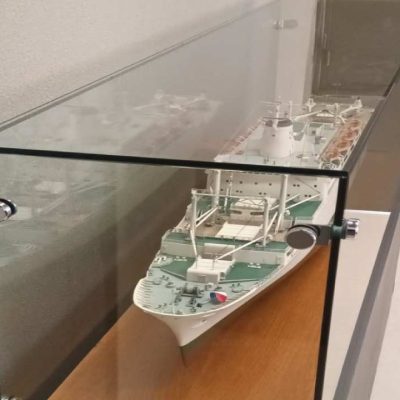 vitrine-en-verre-musée-bateau-Miroiteries-Dubrulle